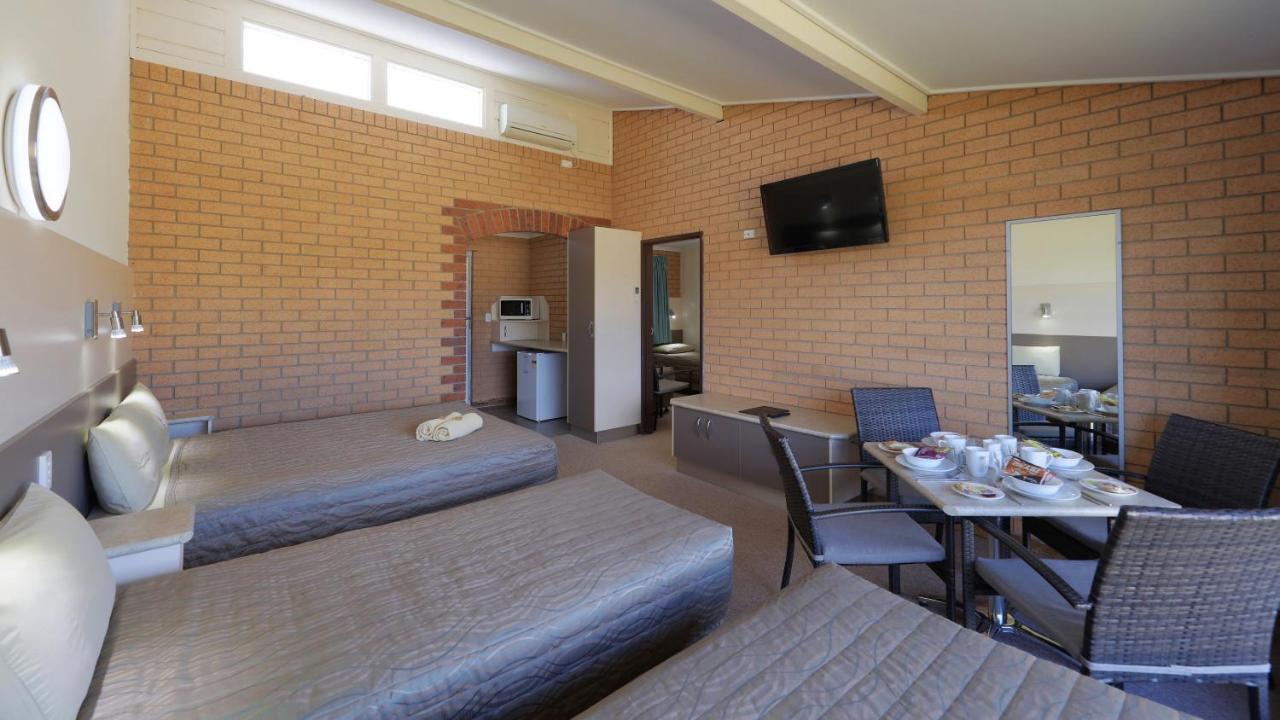 Tenterfield Motor Inn Ngoại thất bức ảnh