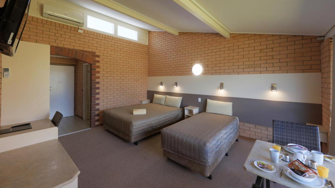 Tenterfield Motor Inn Ngoại thất bức ảnh