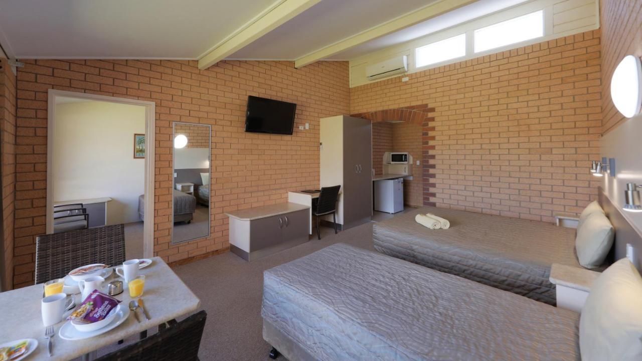 Tenterfield Motor Inn Ngoại thất bức ảnh