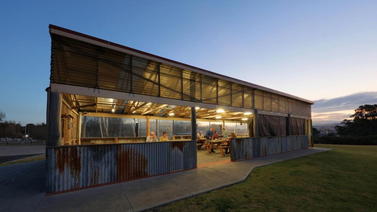 Tenterfield Motor Inn Ngoại thất bức ảnh