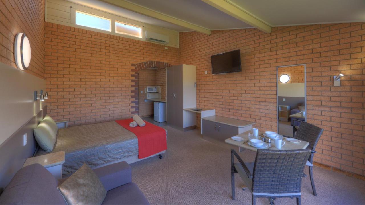 Tenterfield Motor Inn Ngoại thất bức ảnh
