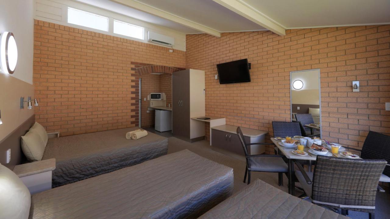 Tenterfield Motor Inn Ngoại thất bức ảnh