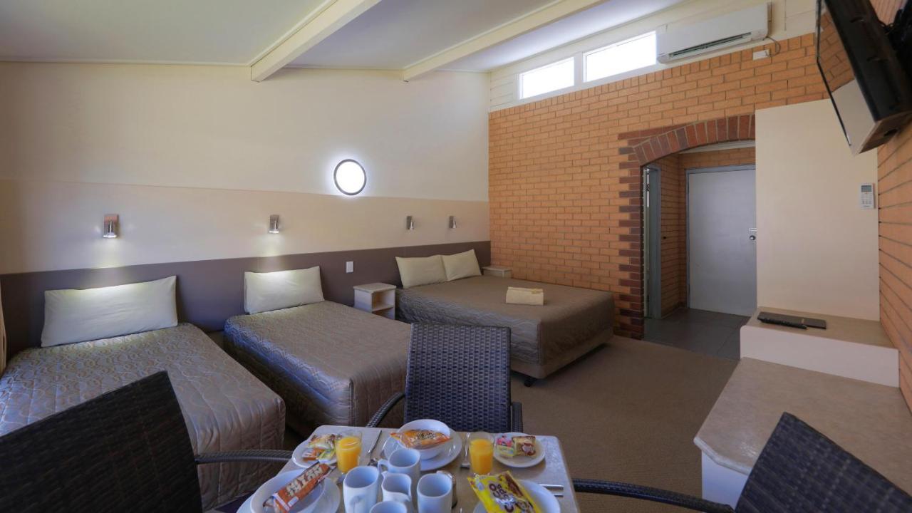 Tenterfield Motor Inn Ngoại thất bức ảnh